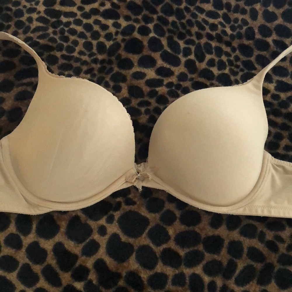 Nude, VS push up bra